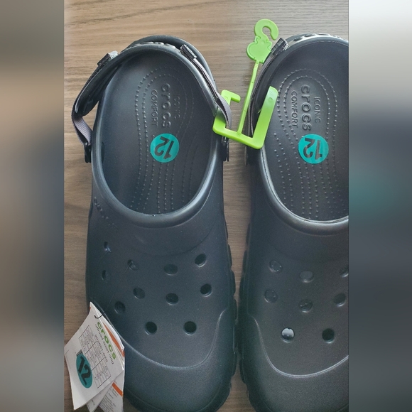 221. NWT Crocs - Off Road Sports Clog - Unisex - Picture 3 of 5